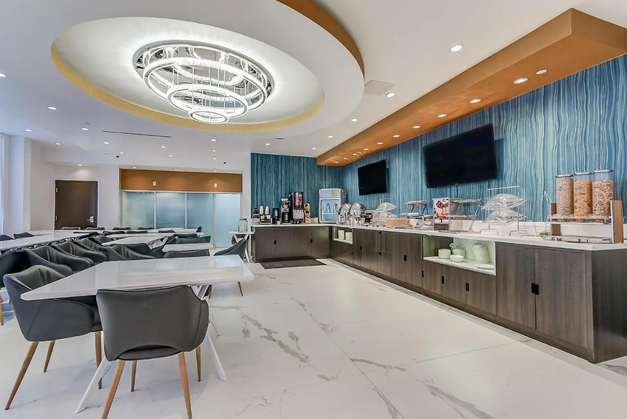 Est Hotel Toronto 4*,  Kanada