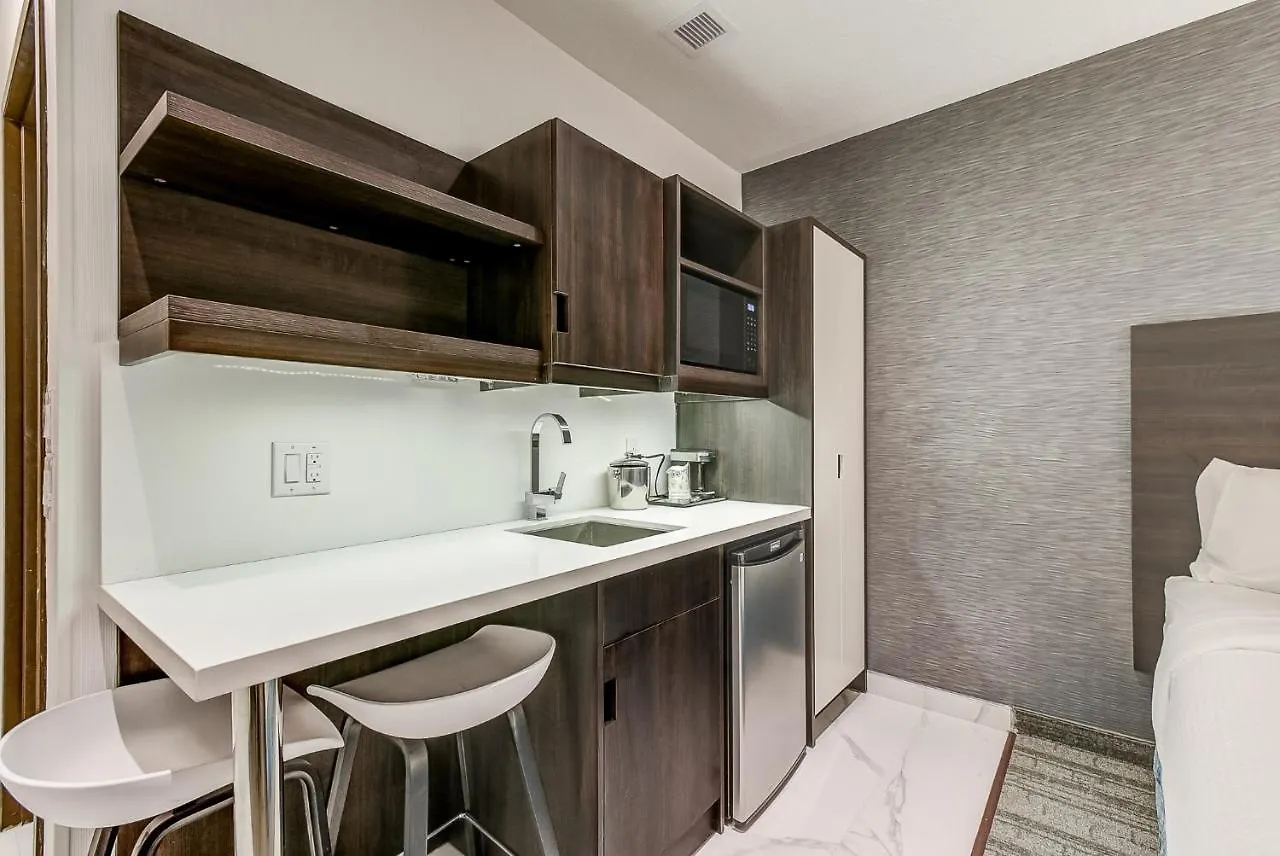 Est Hotel Toronto 4*,  Kanada
